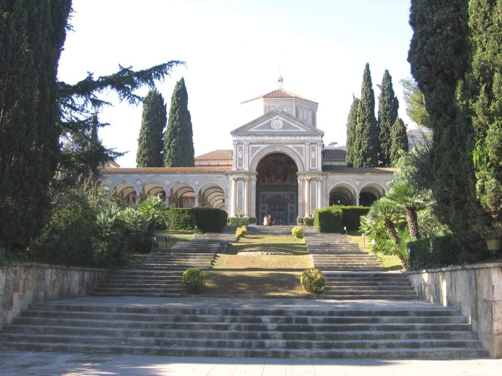 capilla santa maria reina pesqueria