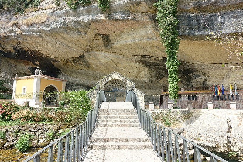 capilla virgen de la cueva carmen