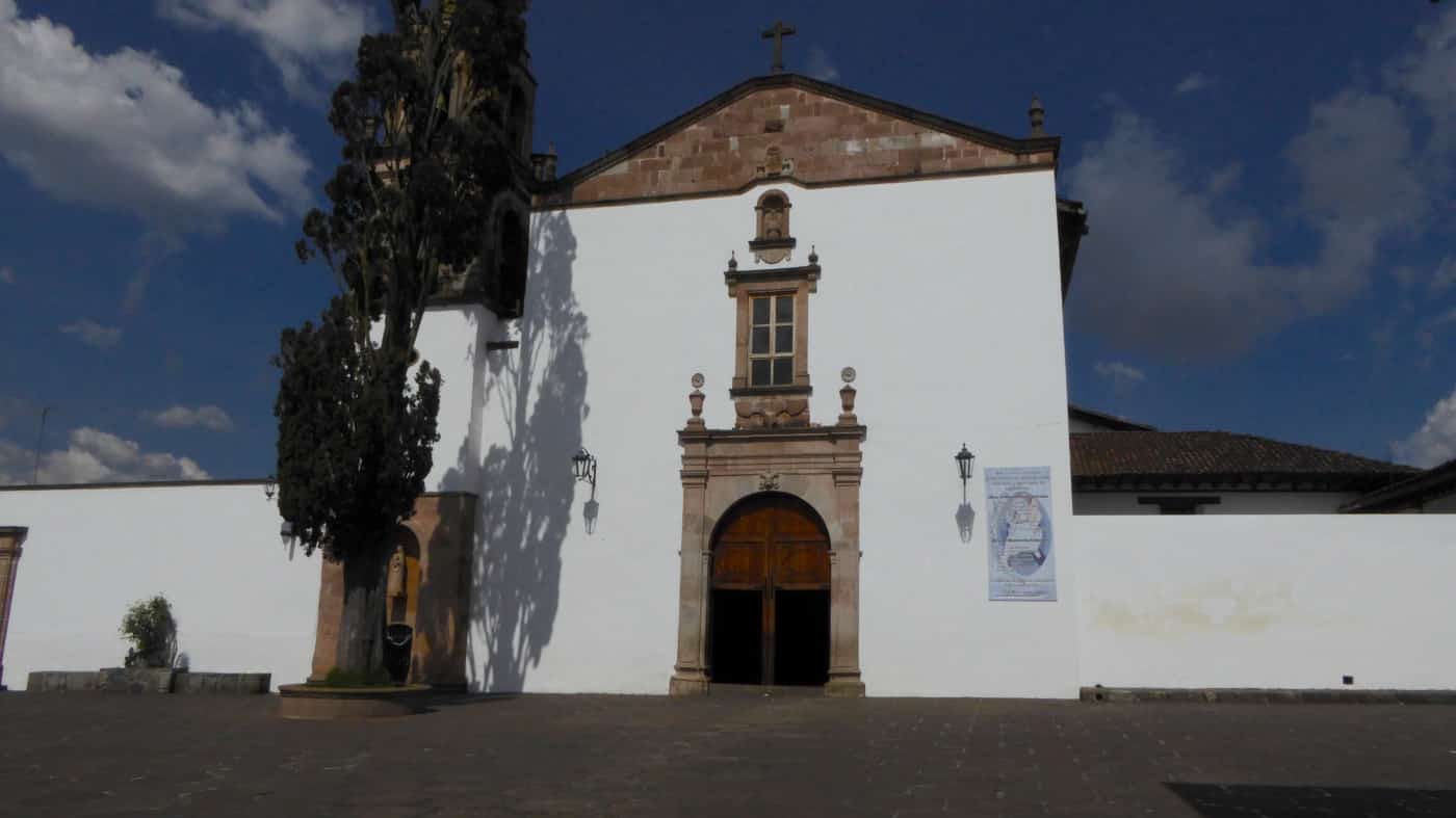 cuasi parroquia santa cruz la huacana