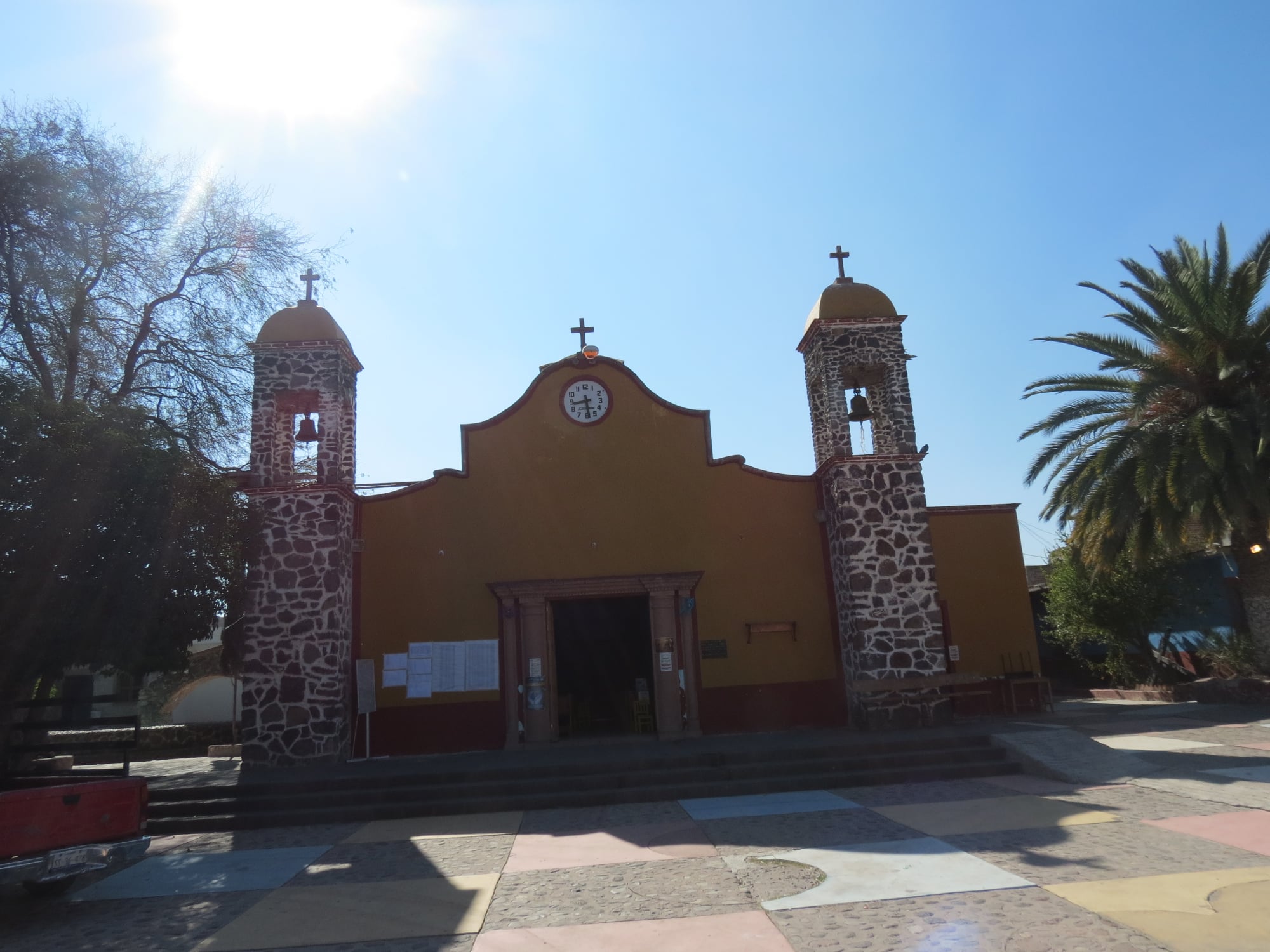 parroquia jesus jose y maria el marques