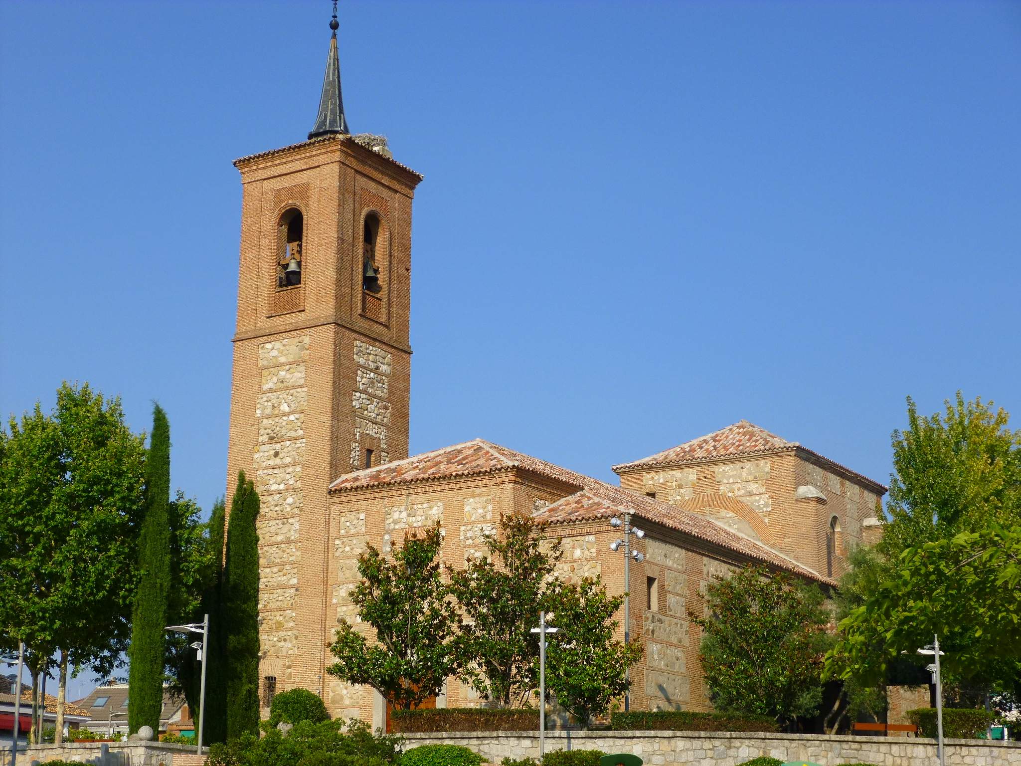 parroquia san miguel arcangel las rosas