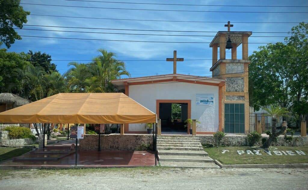 parroquia santa cruz othon p blanco