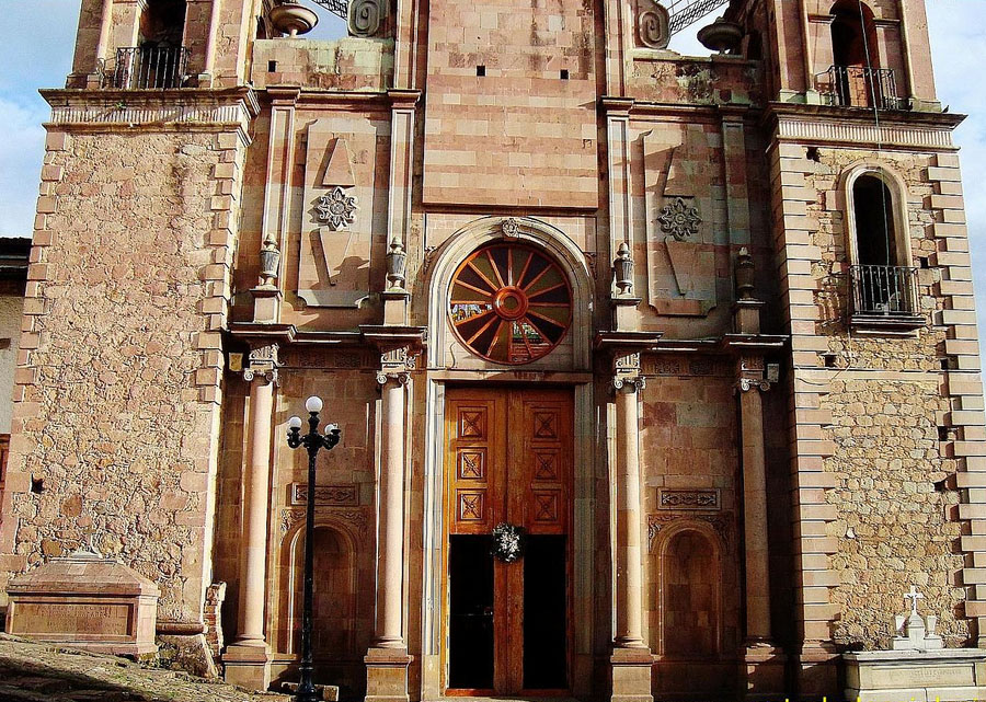 parroquia santa maria valle de bravo