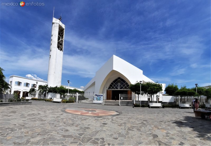 parroquia santo santiago tecoman