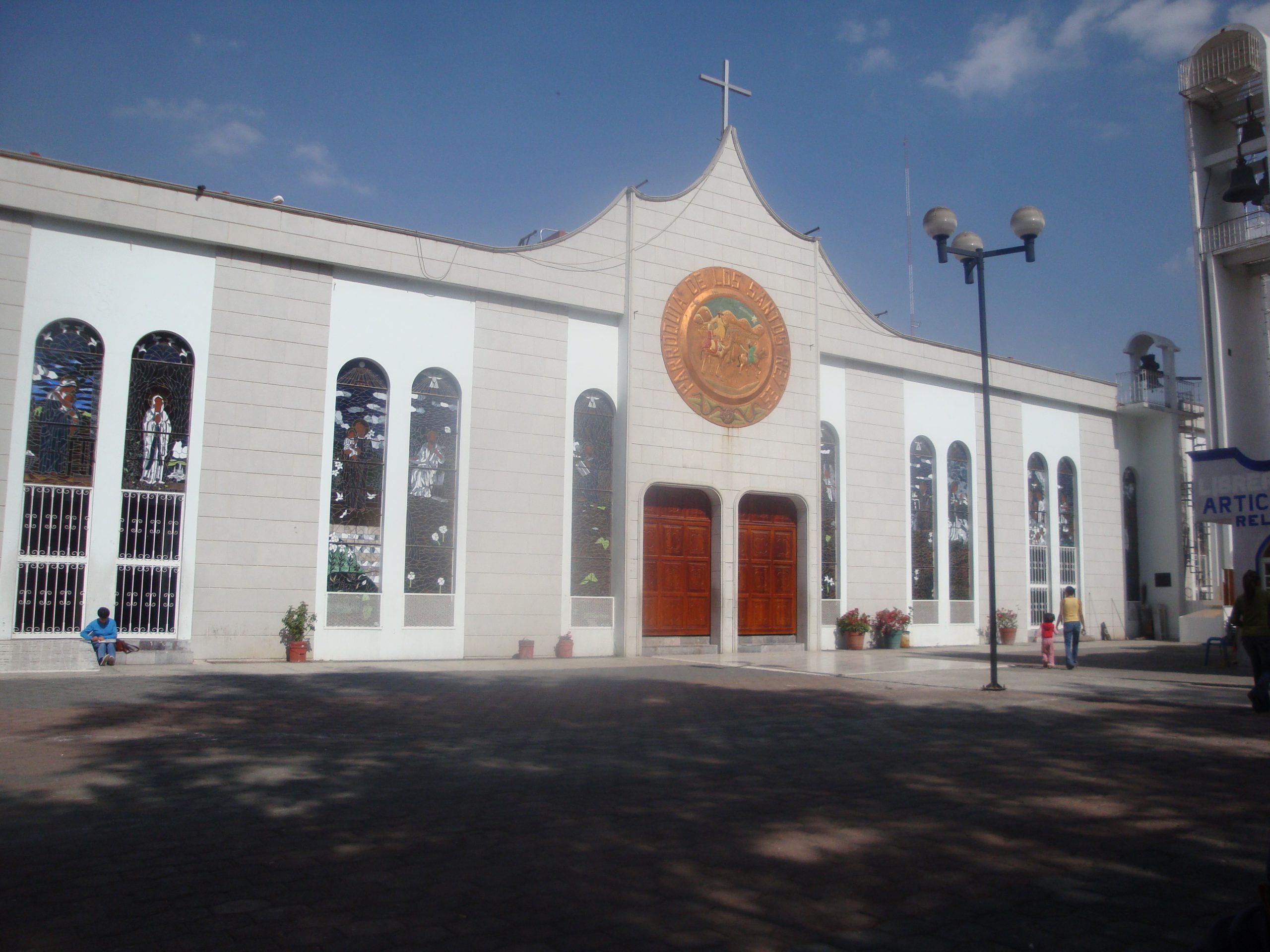 parroquia santos reyes la paz scaled