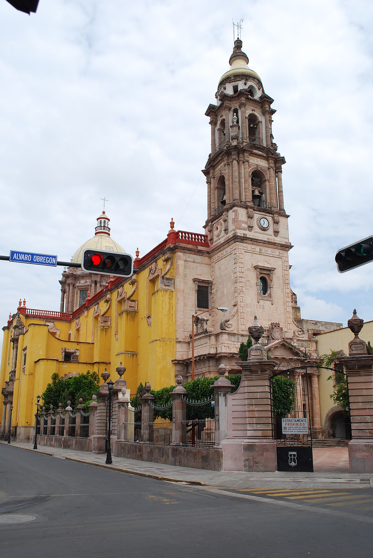 templo nuestra senora del carmen celaya