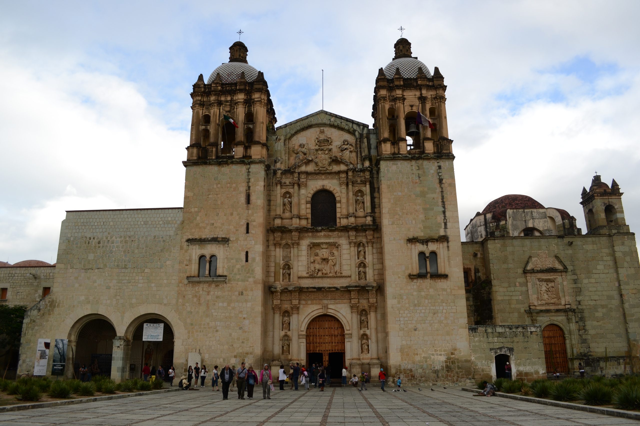 templo santo domingo de guzman oaxaca de juarez scaled